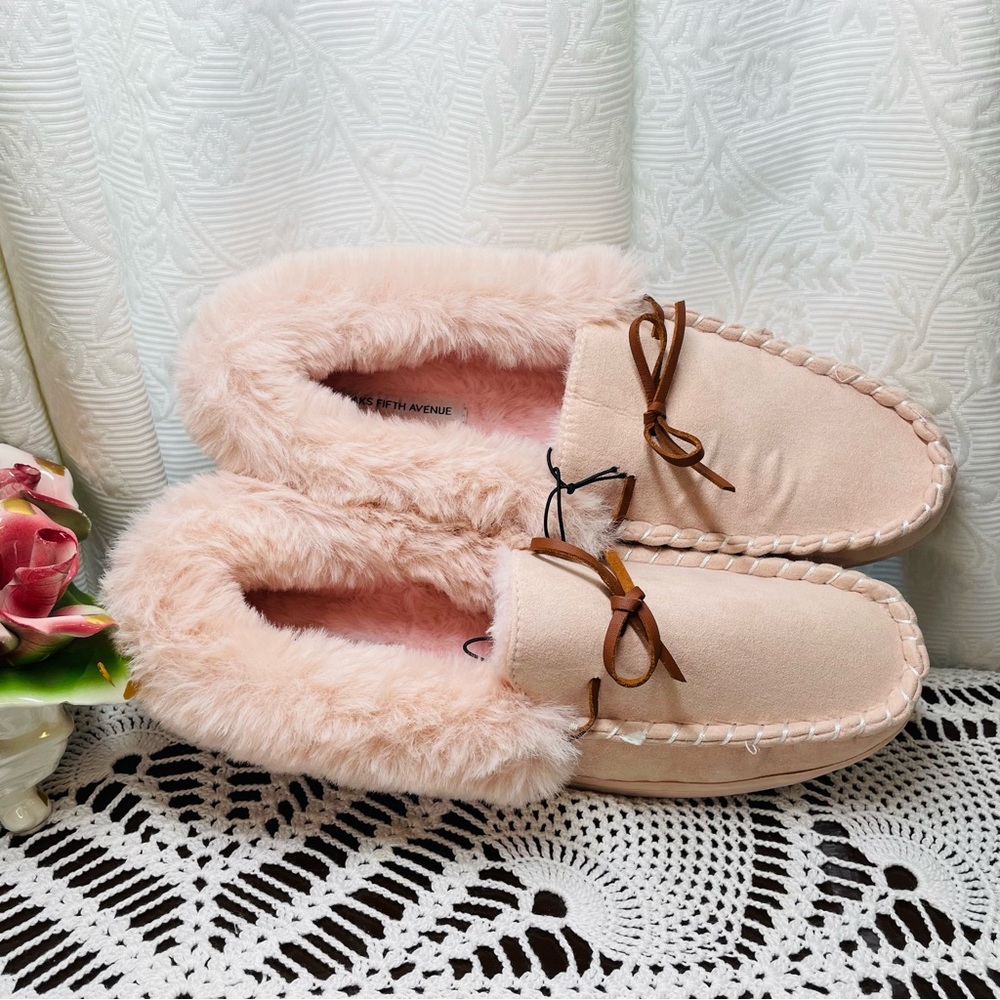 NWT Shoes Saks 5th Avenue Slippers Coco Size 11/12Pink New With Box Super Cozy.